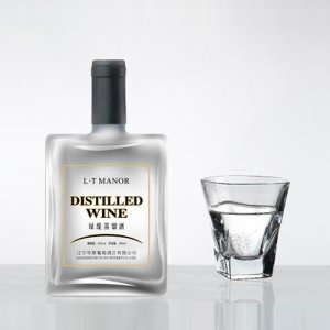 綠緹蒸餾酒52度 綠緹蒸餾酒52度