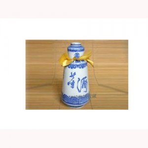 董酒白瓷瓶
