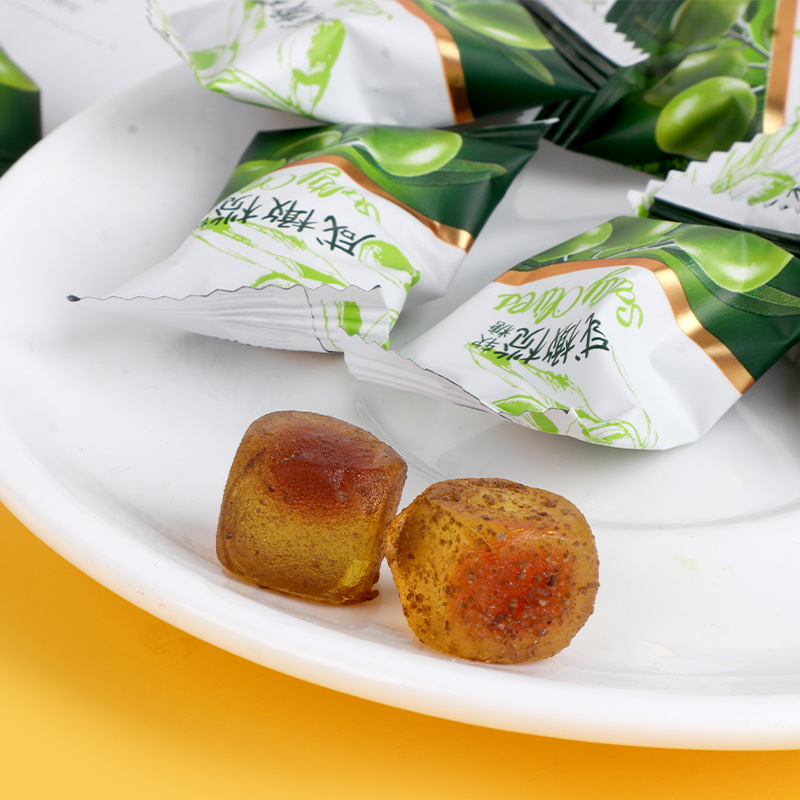 廠家直銷 咸橄欖軟糖 爆漿糖果 零食現貨批發 可貼 可代.jpg