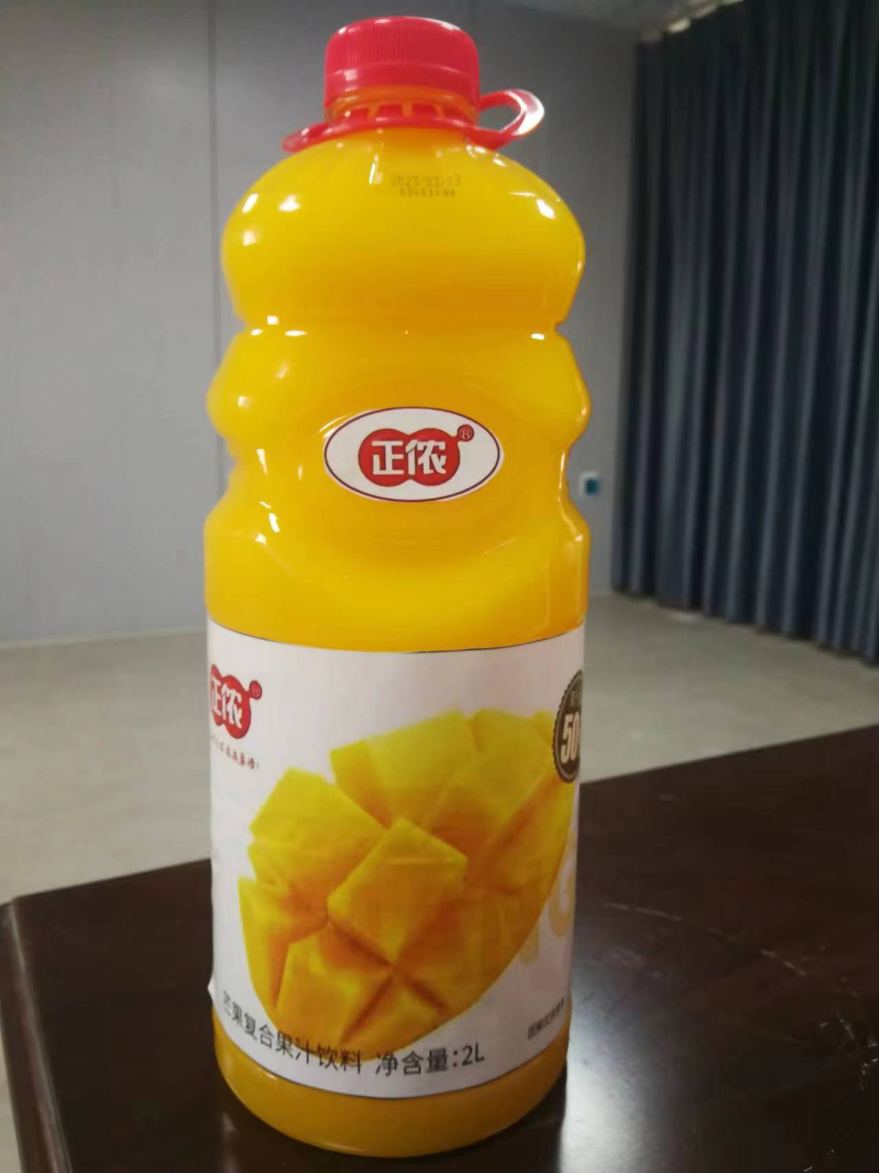 正儂芒果復(fù)合果汁飲料2L.jpg