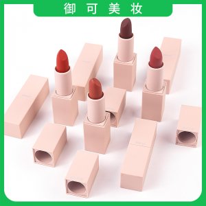 彩即網(wǎng)紅同款霧面啞光保濕口紅OEM代加工