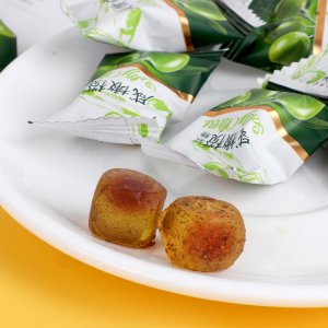廠家直銷 咸橄欖軟糖 爆漿糖果 零食現貨批發 可貼 可代